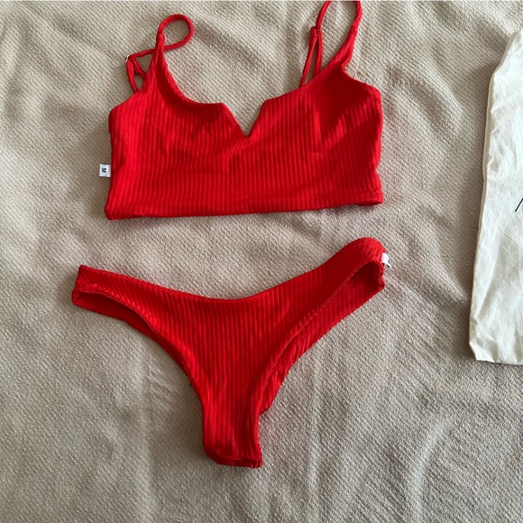 Away That Day x Chelsea Kauai bikini bottom and top in medium red rib - Picture 7 of 8